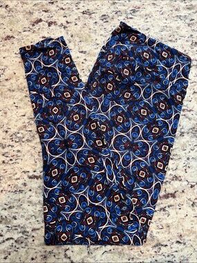 LuLaRoe Blue & Black Kaleidoscope Pattern Leggings